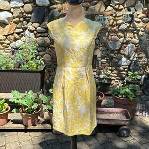 Ivy + Blu Yellow Gold & Cream Tailored Cap Sleeve Knee Length Dress Size 4